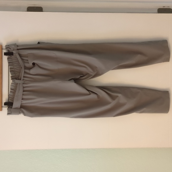 Athleta Featherlight Paper Bag High Tie Waist Women's Light Gray Pants 10P - Picture 4 of 7